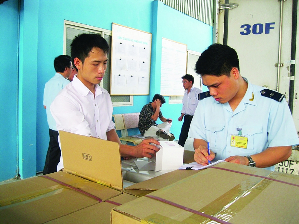 Gỡ vướng chính sách thuế giá trị gia tăng đối với nhập khẩu trang thiết bị y tế