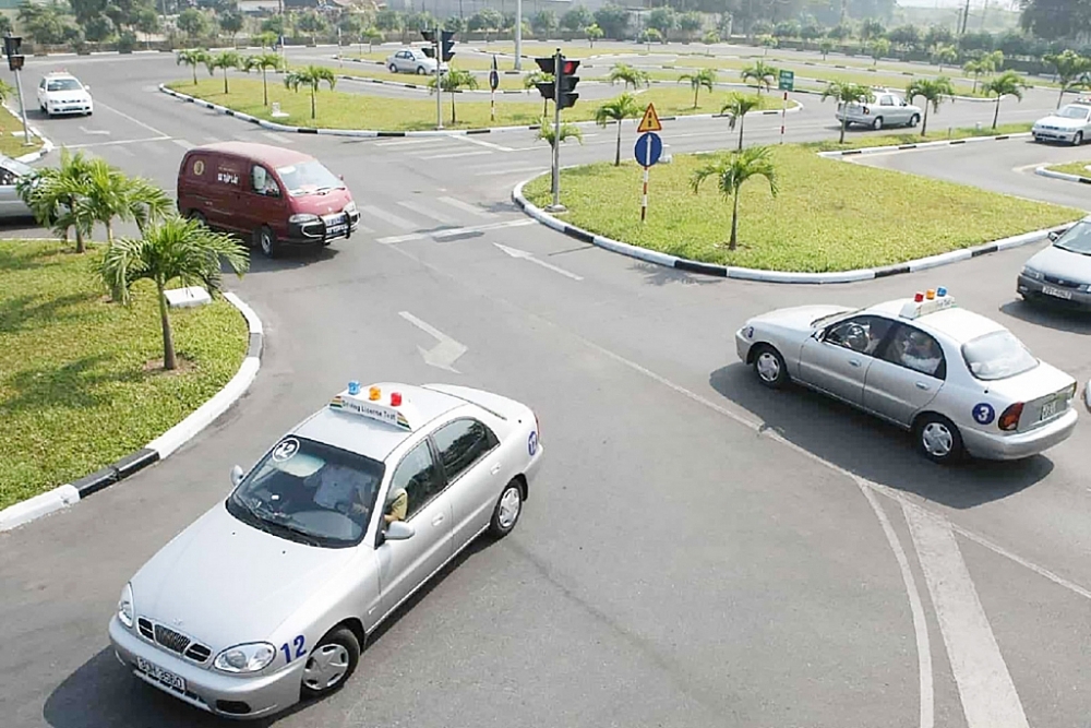 Vì sao tăng mức thu phí sát hạch lái xe?