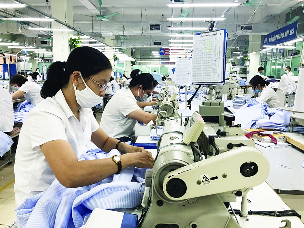 Xuất khẩu khởi sắc, doanh nghiệp dệt may vẫn âu lo