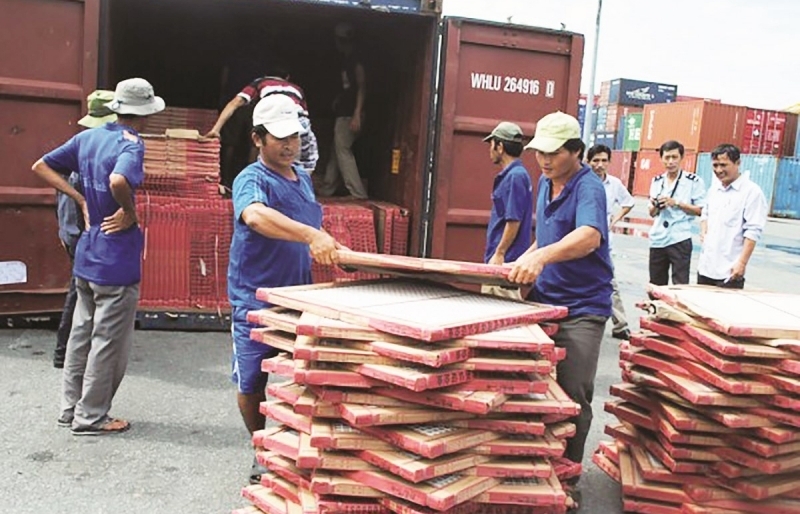 Trốn tránh trách nhiệm tái xuất hàng giả mạo nguồn gốc, xuất xứ