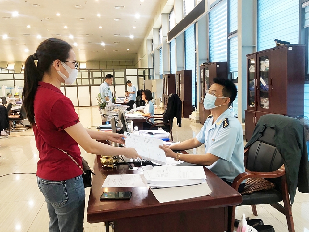 Làm rõ về thủ tục miễn thuế, hoàn thuế trong trường hợp nhập khẩu ủy thác cho doanh nghiệp