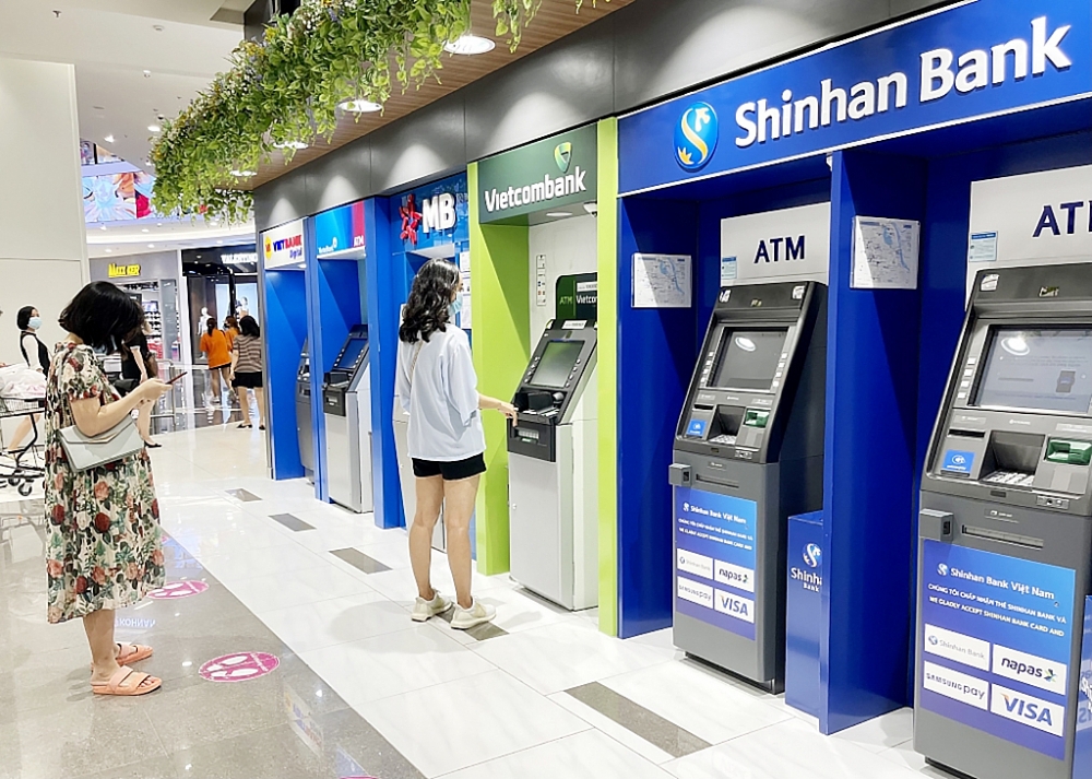 Bùng nổ giao dịch online: Ngân hàng “chạy đua” tăng tiện ích, giảm phí