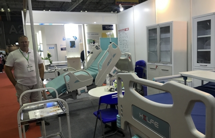 Chồng chéo trong quản lý trang thiết bị y tế nhập khẩu