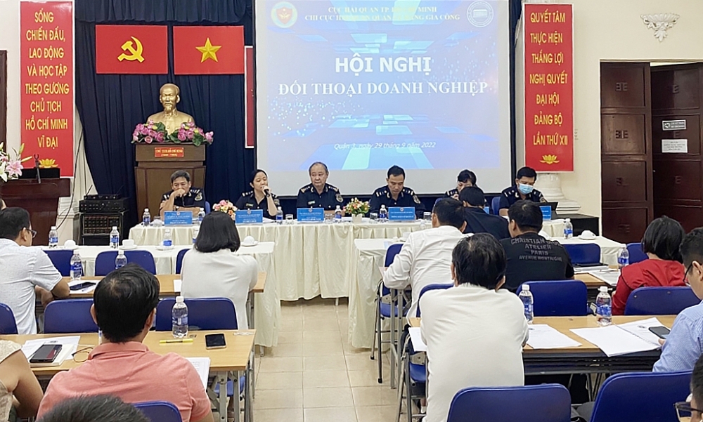 Hỗ trợ doanh nghiệp gia công, sản xuất xuất khẩu tuân thủ tốt pháp luật hải quan