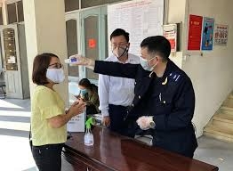 hinh anh hai quan hai phong do than nhiet tai diem lam thu tuc