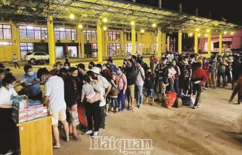 Nghĩa đồng bào nơi cửa khẩu