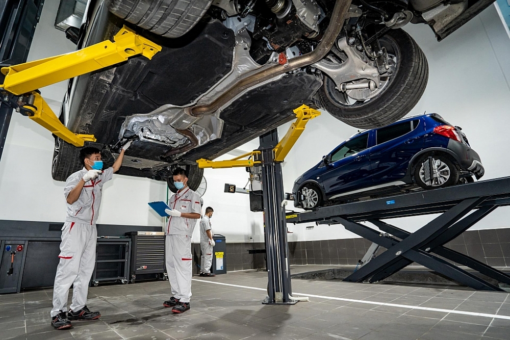 Cận cảnh showroom 3S lớn nhất Việt Nam của VinFast
