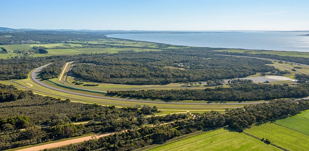 Ra mắtmẫuxe President, muađườngthửtạiÚc, thếgiới ghi nhận VinFast đã tiếnmột bước dài VinFast đã tiến một bước dài