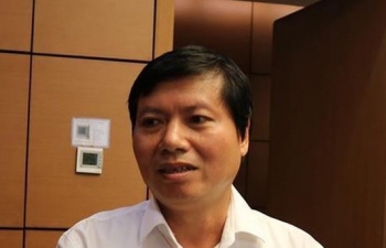 Phó Bí thư Hòa Bình: 'Đứng ngoài nhà máy nước sông Đà thấy mùi khét như cao su'
