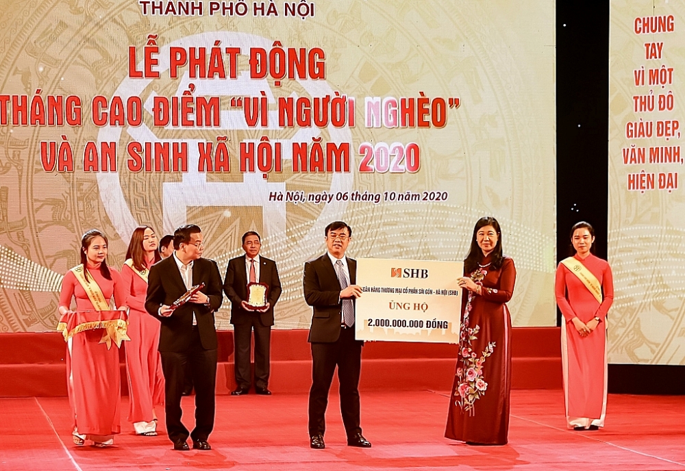 Bầu Hiển ủng hộ 5 tỷ đồng cho quỹ Vì người nghèo TP Hà Nội
