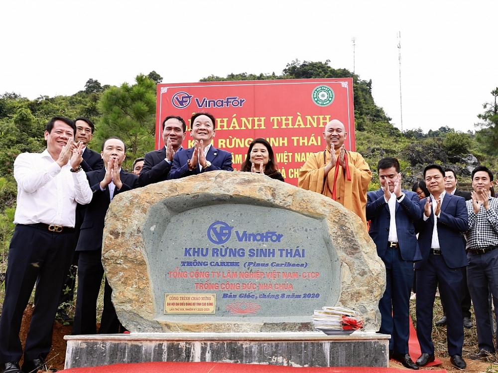 Bầu Hiển ủng hộ 5 tỷ đồng xây trường và nhà tình nghĩa tại Cao Bằng