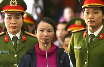 Mẹ "thiếu nữ giao gà’ không nhận tội