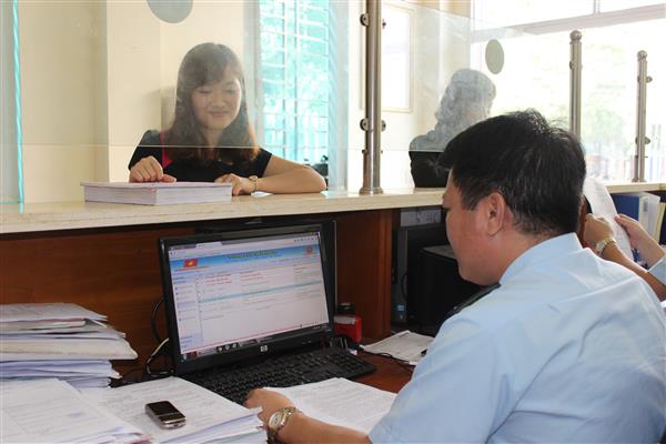 to khai nhanh va to khai xnk tai cho phai nop phi hai quan