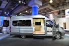 ford transit skyliner sang trong tien nghi va hien dai