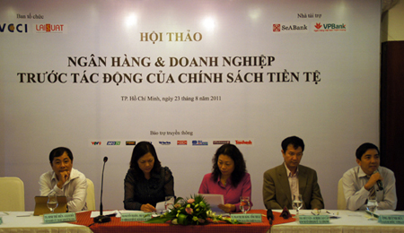 ngan hang doanh nghiep truoc tac dong cua chinh sach tien te