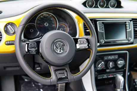 volkswagen viet nam ra mat bo doi beetle dune va passat bluemotion 2017