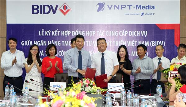 bidv hop tac cung vnpt media phat trien thanh toan khong dung tien mat