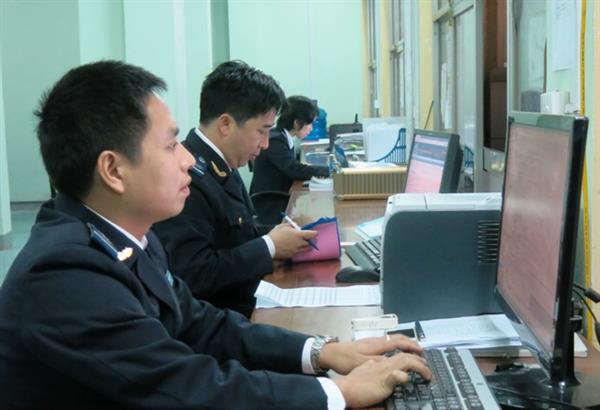 huong dan mien thue nguyen lieu vat tu san xuat hang xk