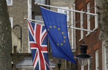 thoa thuan brexit tiep tuc len thot