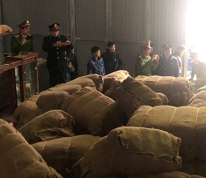 hai quan cao bang phoi hop bat giu gan 42 tan thuoc la nguyen lieu