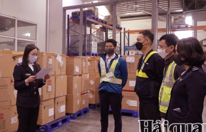Bắt giữ hơn 85.000 test nhanh Covid-19 nhập lậu từ Hàn Quốc