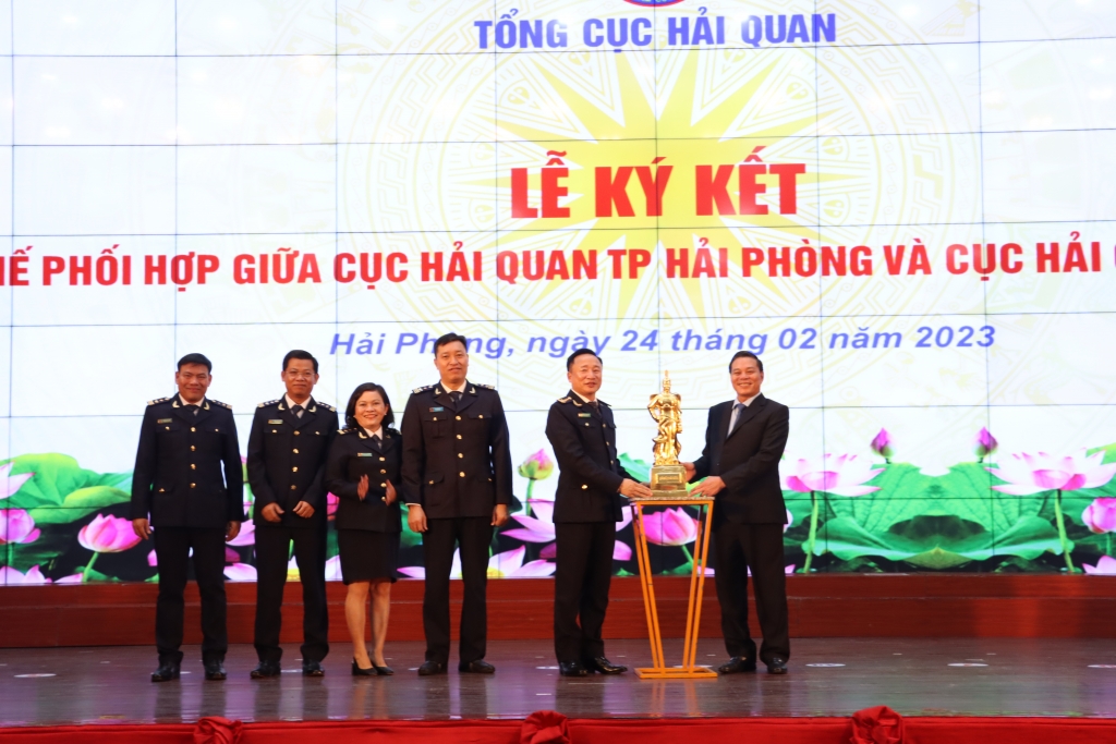 Cục Hải quan Hải Phòng- Cục Hải quan Đà Nẵng phối hợp tạo thuận lợi cho xuất nhập khẩu