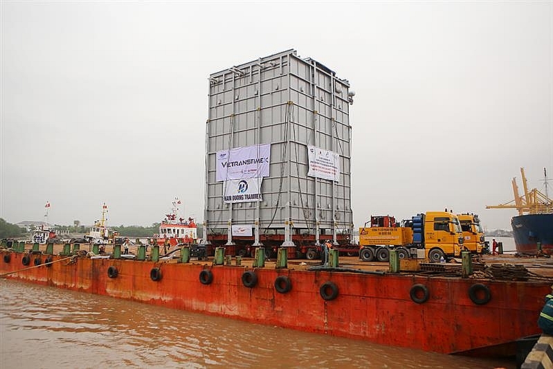 Cảng Hải Phòng xếp dỡ thành công lô hàng “khủng” gần 500 tấn