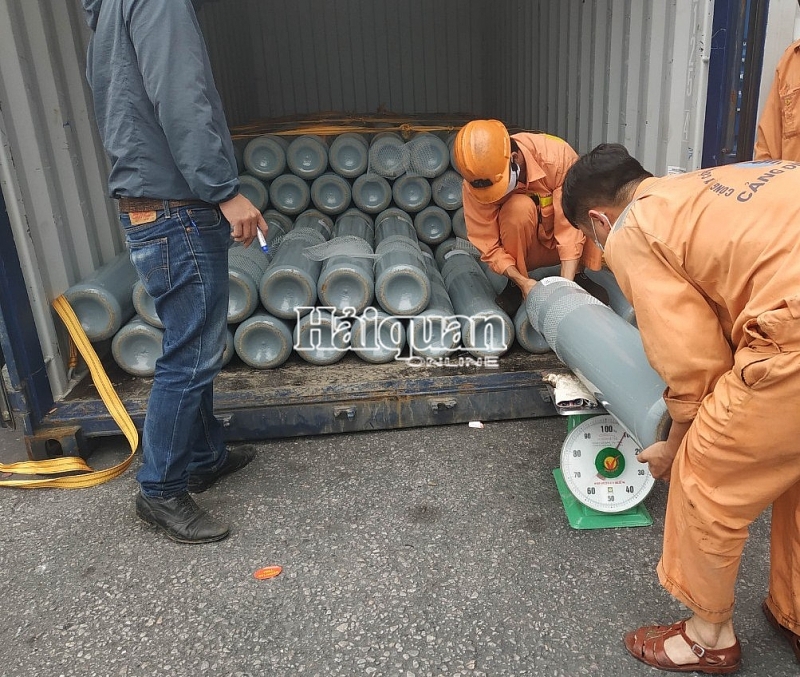 hinh anh container chua khi cuoi do hai quan vua phat hien tai cang hai phong
