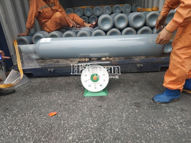 hinh anh container chua khi cuoi do hai quan vua phat hien tai cang hai phong