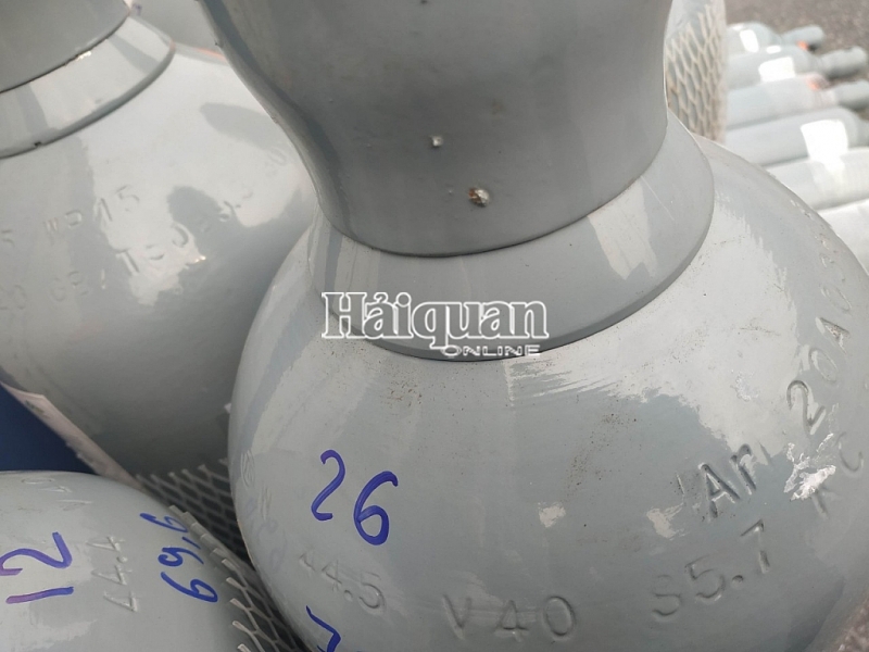 hinh anh container chua khi cuoi do hai quan vua phat hien tai cang hai phong