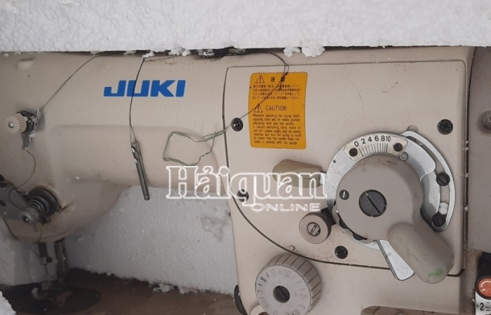 2 tàu gỗ chở hàng chục tấn hàng tiêu dùng lậu được phát hiện thế nào?