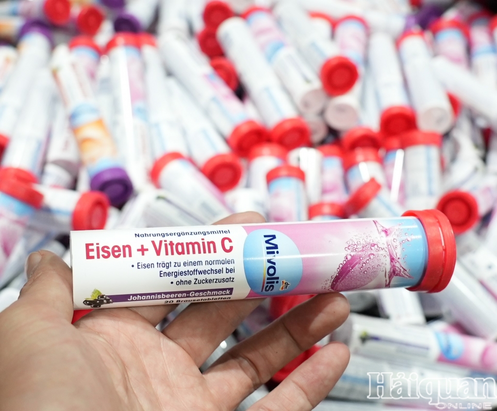 Hình ảnh vụ bắt giữ 65.000 kit test Covid-19 tại sân bay Nội Bài