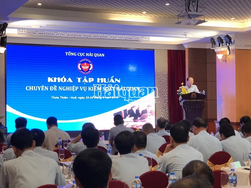 200 cong chuc tham gia tap huan nghiep vu kiem soat hai quan