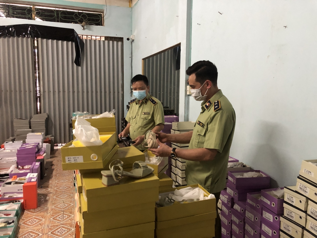 Thu giữ 1.000 sản phẩm liên quan đến kênh bán hàng online