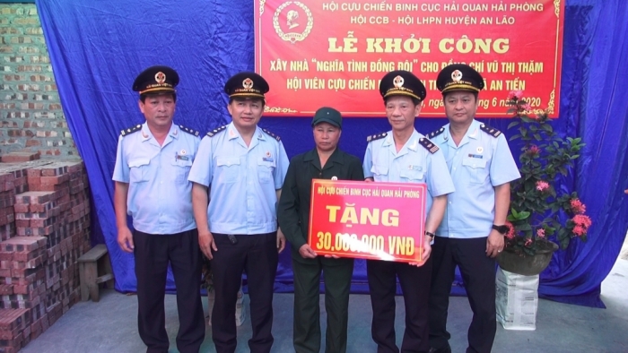 Hải quan Hải Phòng hỗ trợ xây dựng nhà cho cựu chiến binh