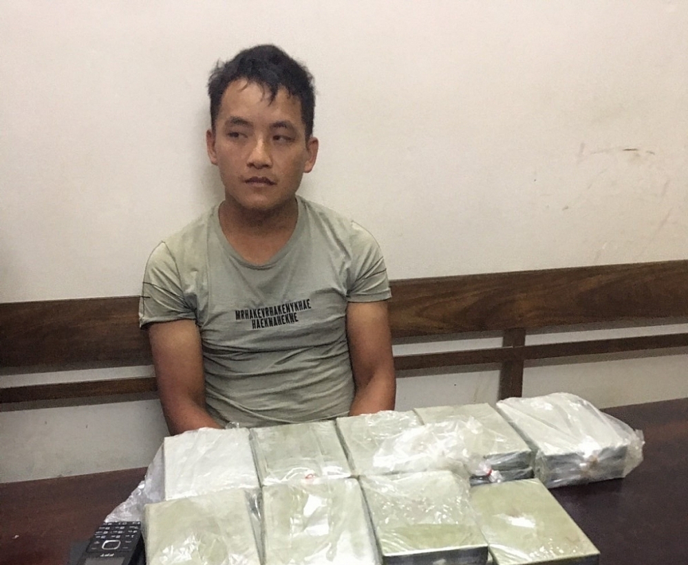 tiep tuc bat giu 17 banh heroin trong chuyen an dt 120