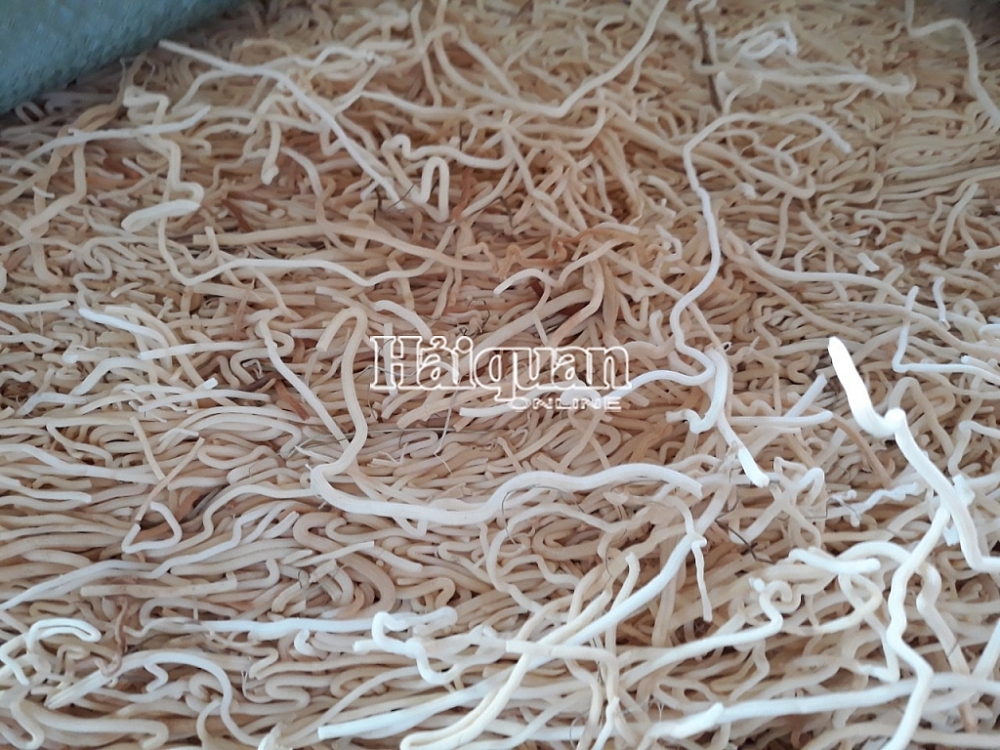 hinh anh lo hang hon 100 tan thao duoc tu trung quoc doi lot nong san