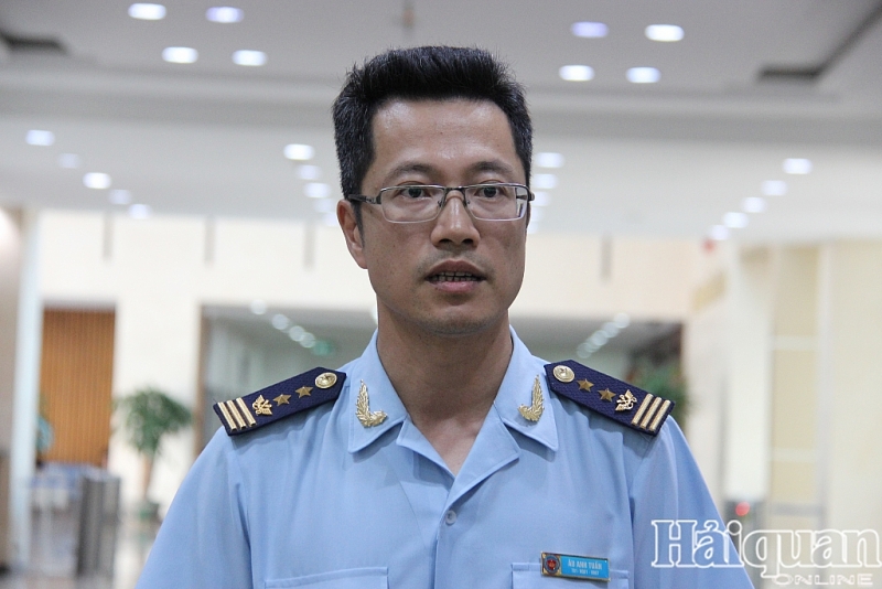 hai quan lat tay nhieu chieu gian lan xuat xu