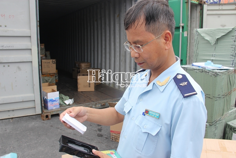 can canh container phu kien dien thoai trung quoc gia mao xuat xu viet nam