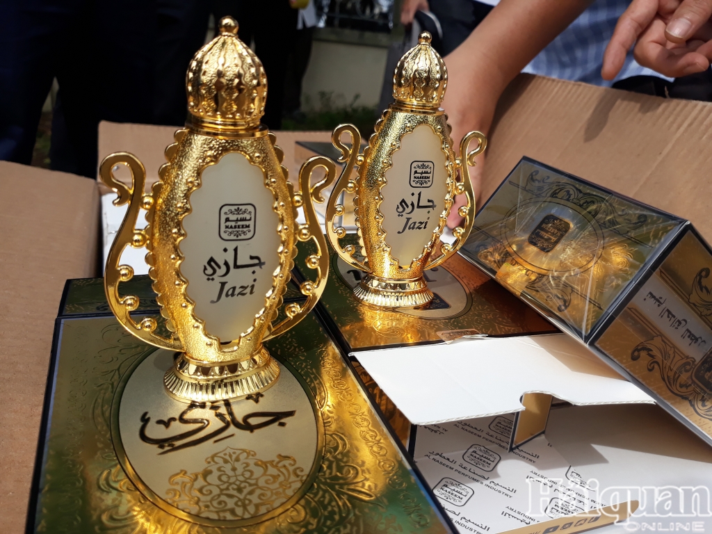 Thu giữ 15.000 hộp nước hoa và hơn 50 kg nhụy hoa nghệ tây tại cảng Hải Phòng
