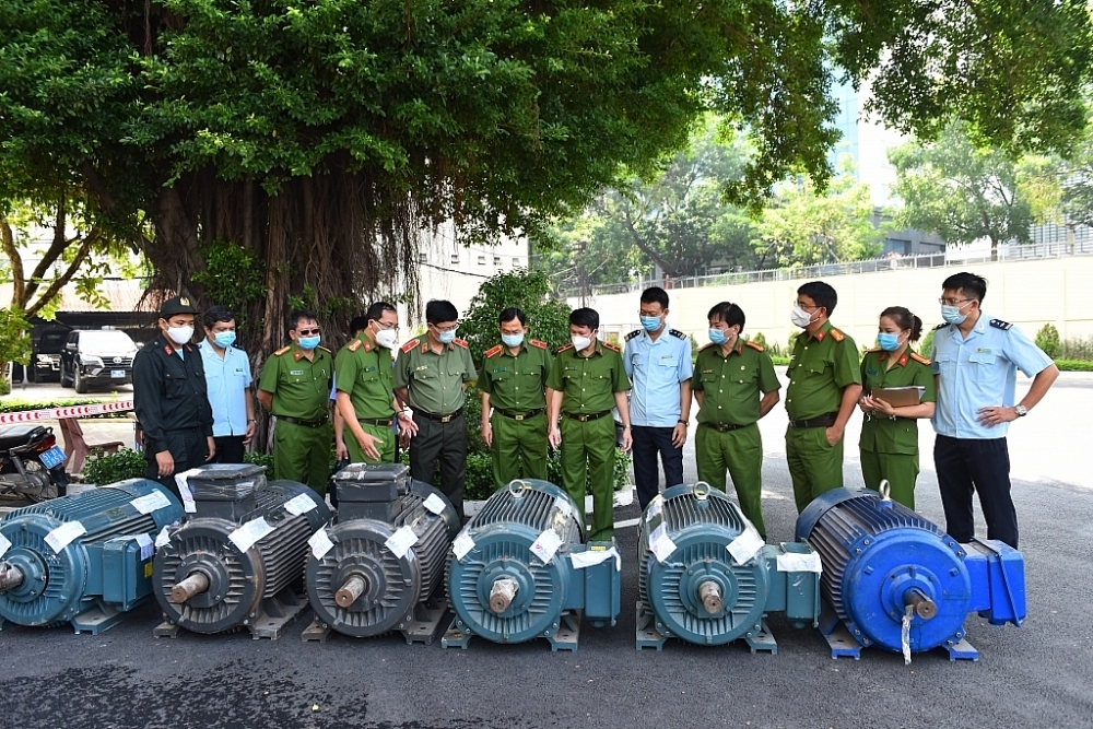 Hải quan giám sát việc tạm nhập, tái xuất, tạm xuất, tái nhập chất ma túy, tiền chất
