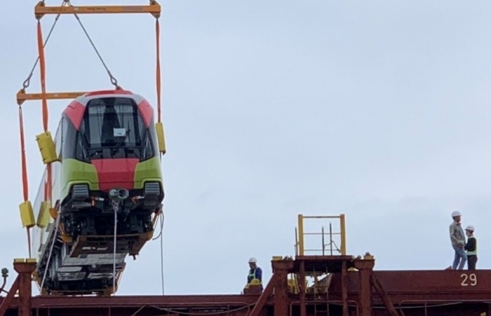 Hình ảnh đoàn tàu đầu tiên tuyến metro Nhổn - ga Hà Nội tại cảng Hải Phòng