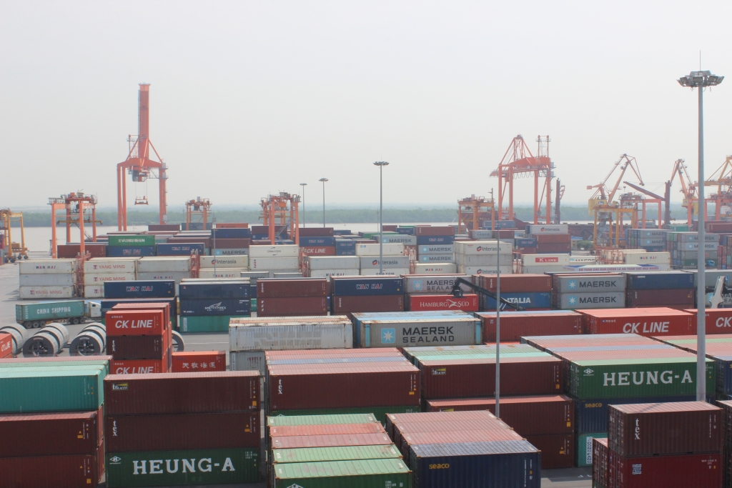 Hải quan Hải Phòng xem xét xử lý 214 container hàng nhập khẩu tồn đọng tại cảng