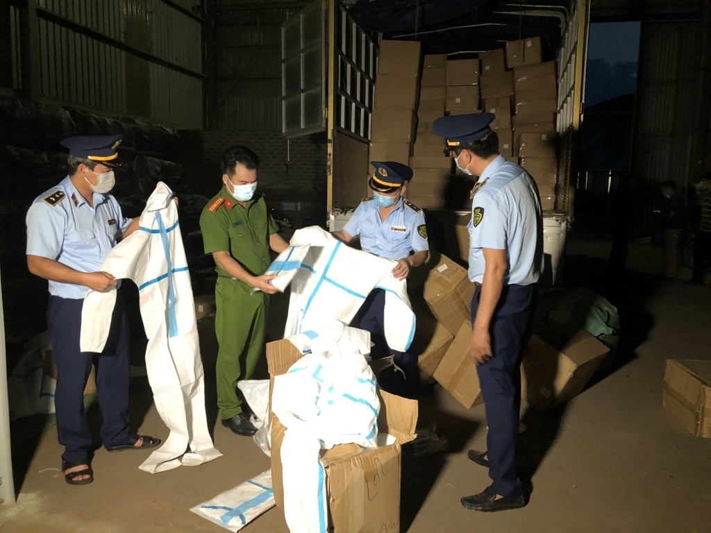 Lào Cai: Khởi tố 200 vụ với gần 300 đối tượng liên quan đến buôn lậu, hàng cấm