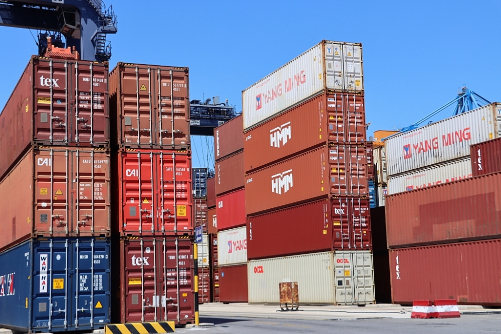 Hải quan thu ngân sách hơn 30.000 tỷ trong tháng 11