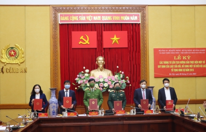 Việc áp dụng các căn cứ tạm đình chỉ vì thiên tai, dịch bệnh thế nào?