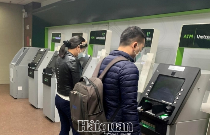 Cận Tết, không lo thiếu tiền mặt tại ATM nhưng sợ nghẽn mạng ngân hàng