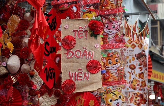 Thủ tướng đôn đốc bộ ngành, địa phương thực hiện nhiệm vụ phục vụ nhân dân đón Tết