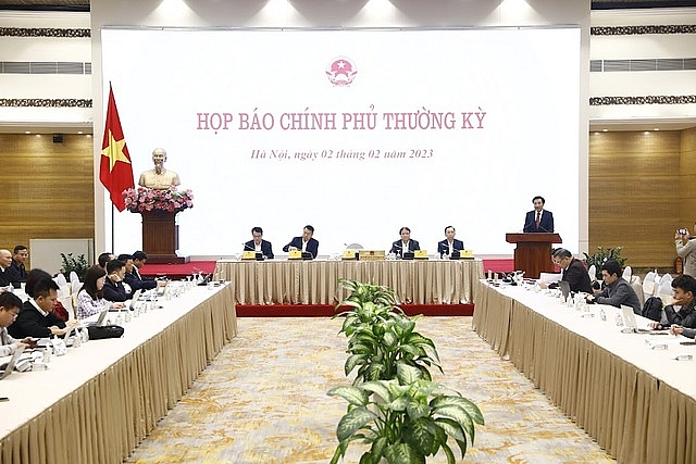 Tập trung cho 3 động lực tăng trưởng là đầu tư, tiêu dùng và xuất khẩu Tập trung cho 3 động lực tăng trưởng là đầu tư, tiêu dùng và xuất khẩu