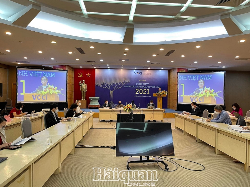 Hội thảo công bố Báo cáo Dòng chảy Pháp luật kinh doanh 2021. Ảnh: H.Dịu